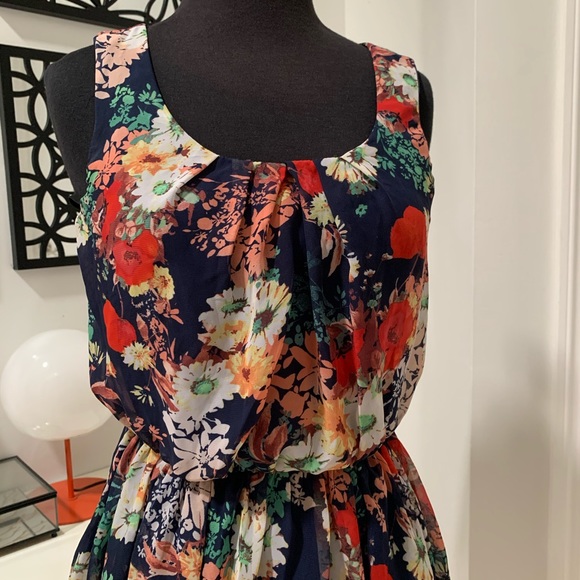 IZ Byer Floral Dress size Small - Picture 7 of 11